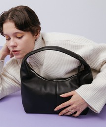 center seam one-handle shoulder bag / センターシームワンハンドルショルダー