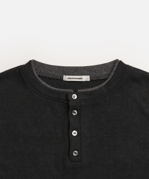 EXCONTAINER(エックスコンテナ)の「レイヤードヘンリーネックニット(ブラック)(ニット/セーター・メンズ・その他・MEDIUM/LARGE/X-LARGE)」の3枚目の写真