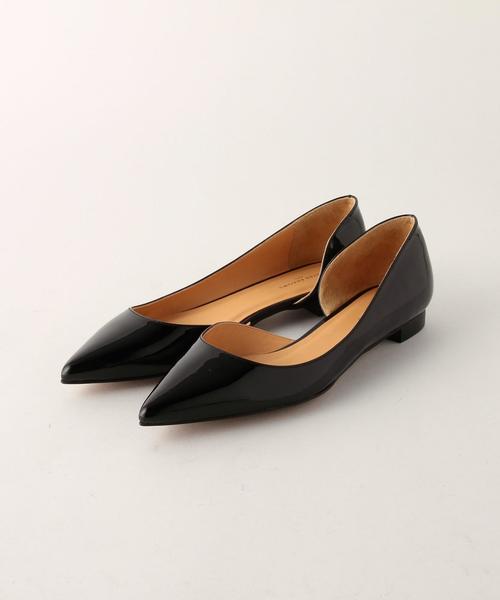 UNITED ARROWS(ユナイテッドアローズ)の「○UBCE エナメル ポインテッドパンプス§◆(パンプス・レディース・ホワイト/ブラック/ネイビー・35h/38/36/37h/36h/35/37)」の1枚目の写真
