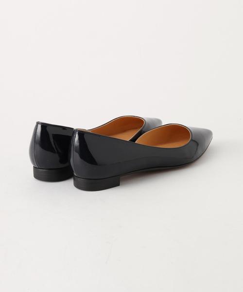 UNITED ARROWS(ユナイテッドアローズ)の「○UBCE エナメル ポインテッドパンプス§◆(パンプス・レディース・ホワイト/ブラック/ネイビー・35h/38/36/37h/36h/35/37)」の5枚目の写真