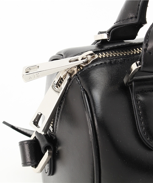 SLY（スライ）の「LEATHER MINI POCHETTE（ショルダーバッグ・レディース・オレンジ/ライトブルー/ブラック・FREE）」の5枚目の写真