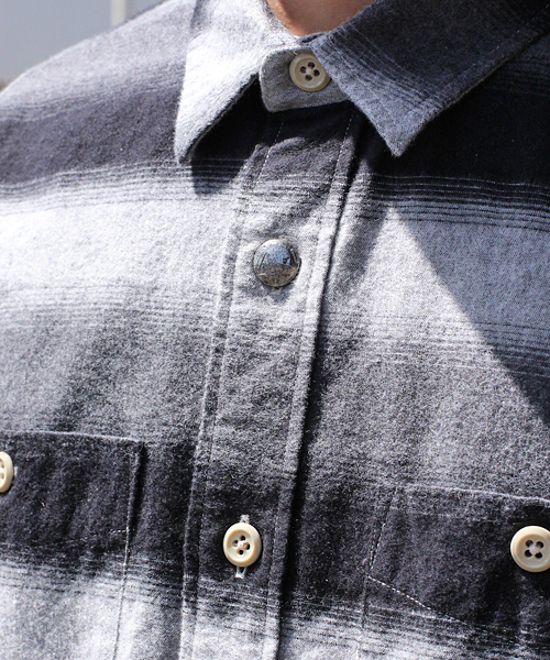 schott（ショット）の「Schott/ショット/NATIVE BORDER LONG SLEEVE SHIRT/ネイティブ ボーダー シャツ　						（シャツ/ブラウス・メンズ・アイボリー/レッド/マスタード/ネイビー・MEDIUM/SMALL/LARGE/X-LARGE）」の7枚目の写真