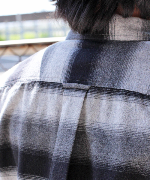 schott（ショット）の「Schott/ショット/NATIVE BORDER LONG SLEEVE SHIRT/ネイティブ ボーダー シャツ　						（シャツ/ブラウス・メンズ・アイボリー/レッド/マスタード/ネイビー・MEDIUM/SMALL/LARGE/X-LARGE）」の9枚目の写真