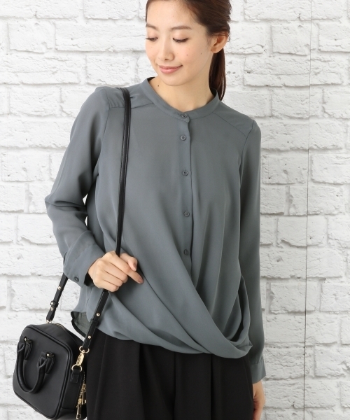 LEPSIM(レプシィム)の「カシュクールブラウスLS 738973(シャツ/ブラウス・レディース・オフホワイト/ブラック/グレー・MEDIUM/LARGE)」の3枚目の写真