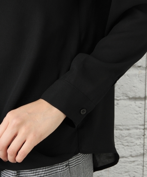 LEPSIM(レプシィム)の「カシュクールブラウスLS 738973(シャツ/ブラウス・レディース・オフホワイト/ブラック/グレー・MEDIUM/LARGE)」の10枚目の写真