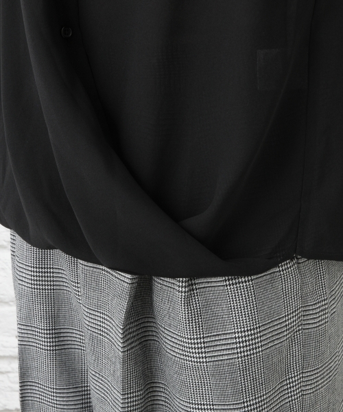 LEPSIM(レプシィム)の「カシュクールブラウスLS 738973(シャツ/ブラウス・レディース・オフホワイト/ブラック/グレー・MEDIUM/LARGE)」の11枚目の写真