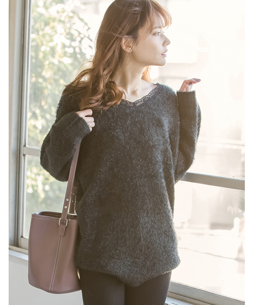 Re:EDIT（リエディ）の「[リエディ]襟レースシャギーニットチュニックトップス/ニットトップス（ニット/セーター・レディース・ピンク/ブラック/ネイビー/グレー・LARGE/MEDIUM）」の2枚目の写真