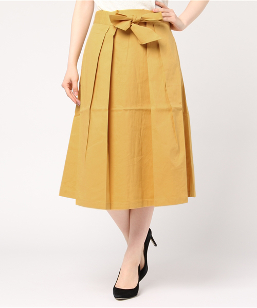 Re:EDIT（リエディ）の「[ウエストリボンがスタイリングのアクセントに。]ウエストリボンフレアスカートボトムス/スカート/膝丈・ミモレ丈（51～65cm）[リエディ]（スカート・レディース・ブルー/ネイビー/レッド/グリーン/ベージュ/マスタード・SMALL/LARGE/MEDIUM）」の18枚目の写真