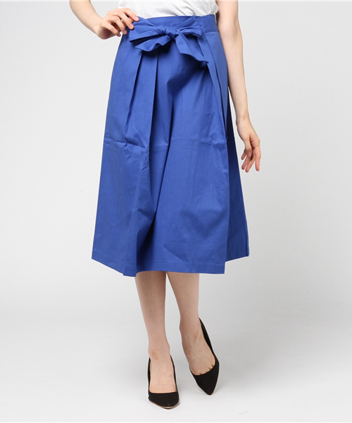 Re:EDIT（リエディ）の「[ウエストリボンがスタイリングのアクセントに。]ウエストリボンフレアスカートボトムス/スカート/膝丈・ミモレ丈（51～65cm）[リエディ]（スカート・レディース・ブルー/ネイビー/レッド/グリーン/ベージュ/マスタード・SMALL/LARGE/MEDIUM）」の5枚目の写真