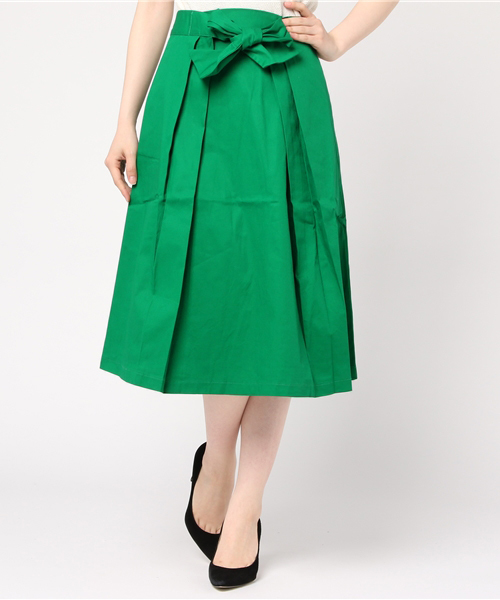 Re:EDIT（リエディ）の「[ウエストリボンがスタイリングのアクセントに。]ウエストリボンフレアスカートボトムス/スカート/膝丈・ミモレ丈（51～65cm）[リエディ]（スカート・レディース・ブルー/ネイビー/レッド/グリーン/ベージュ/マスタード・SMALL/LARGE/MEDIUM）」の3枚目の写真