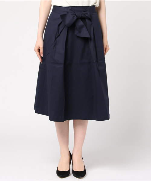 Re:EDIT（リエディ）の「[ウエストリボンがスタイリングのアクセントに。]ウエストリボンフレアスカートボトムス/スカート/膝丈・ミモレ丈（51～65cm）[リエディ]（スカート・レディース・ブルー/ネイビー/レッド/グリーン/ベージュ/マスタード・SMALL/LARGE/MEDIUM）」の15枚目の写真