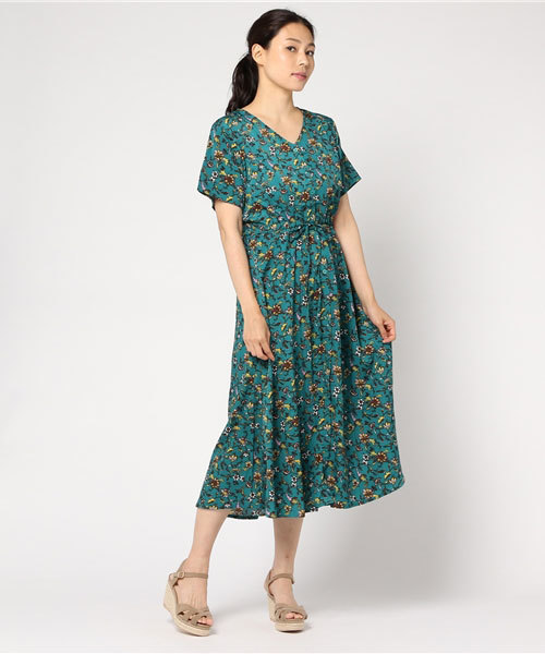 Re:EDIT（リエディ）の「[レトロな色使いでヴィンテージライクに華を添える]ヴィンテージ花柄ガウンワンピースワンピース/ワンピース/83～114cm[リエディ]（ワンピース・レディース・マスタード/グリーン/ブラック/ブラウン・MEDIUM）」の3枚目の写真