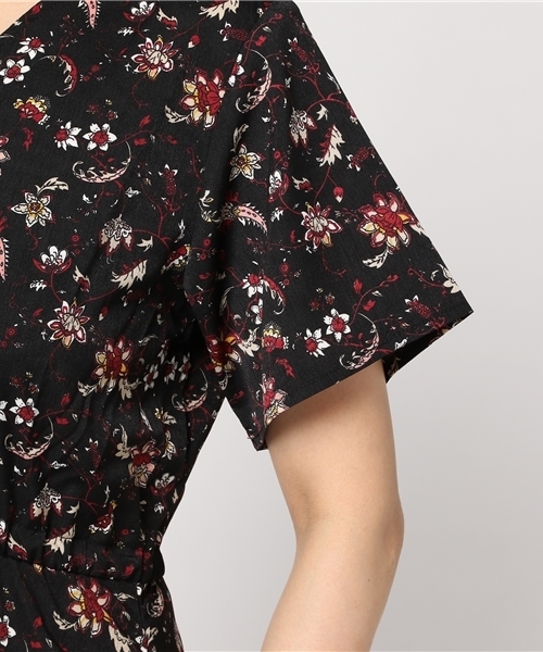 Re:EDIT（リエディ）の「[レトロな色使いでヴィンテージライクに華を添える]ヴィンテージ花柄ガウンワンピースワンピース/ワンピース/83～114cm[リエディ]（ワンピース・レディース・マスタード/グリーン/ブラック/ブラウン・MEDIUM）」の9枚目の写真