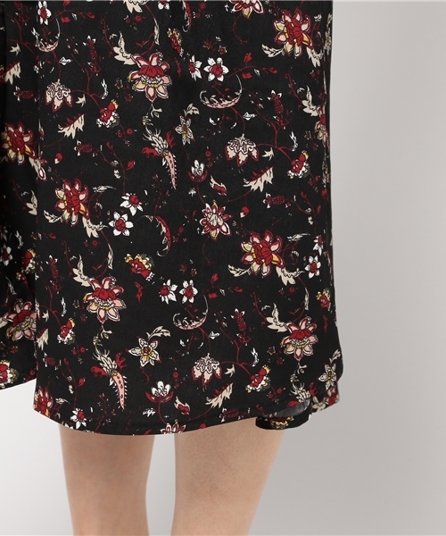 Re:EDIT（リエディ）の「[レトロな色使いでヴィンテージライクに華を添える]ヴィンテージ花柄ガウンワンピースワンピース/ワンピース/83～114cm[リエディ]（ワンピース・レディース・マスタード/グリーン/ブラック/ブラウン・MEDIUM）」の10枚目の写真