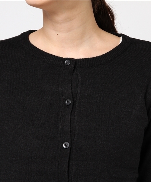 Honeys(ハニーズ)の「ベーシックなクルーネックカーディガン(カーディガン/ボレロ・レディース・ネイビー/ボルドー/マスタード/グリーン/杢グレー/オレンジ/ベージュ系その他/ブラック・L/M/LL)」の12枚目の写真