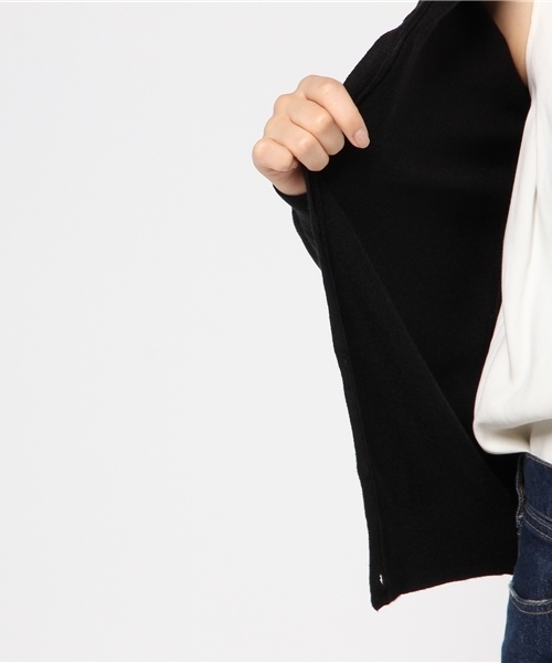 Honeys(ハニーズ)の「ベーシックなクルーネックカーディガン(カーディガン/ボレロ・レディース・ネイビー/ボルドー/マスタード/グリーン/杢グレー/オレンジ/ベージュ系その他/ブラック・L/M/LL)」の15枚目の写真