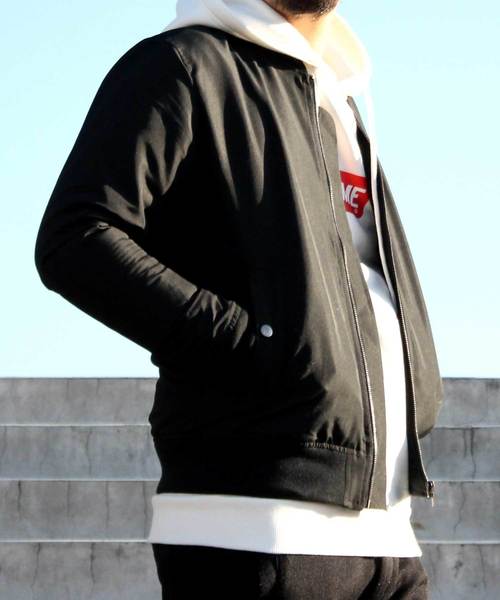 Denime（ドゥニーム）の「MA-1ブルゾン（MA-1・メンズ・ブラック/ベージュ・LARGE/MEDIUM/X-LARGE）」の2枚目の写真