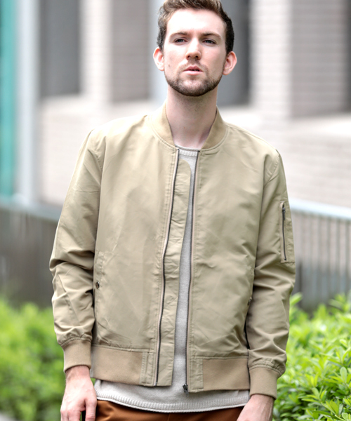 Denime（ドゥニーム）の「MA-1ブルゾン（MA-1・メンズ・ブラック/ベージュ・LARGE/MEDIUM/X-LARGE）」の10枚目の写真