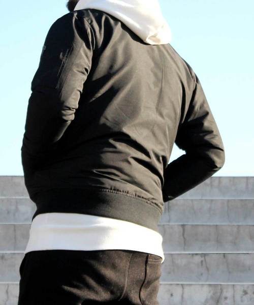 Denime（ドゥニーム）の「MA-1ブルゾン（MA-1・メンズ・ブラック/ベージュ・LARGE/MEDIUM/X-LARGE）」の17枚目の写真