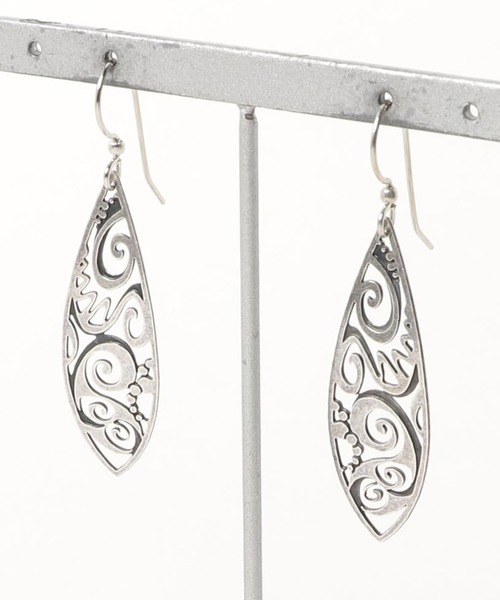 Kahiko（カヒコ）の「【Kahiko】LEIGHTON LAM ポリネシアティアドロップピアス（ピアス（両耳用）・レディース・ゴールド/シルバー・FREE）」の2枚目の写真