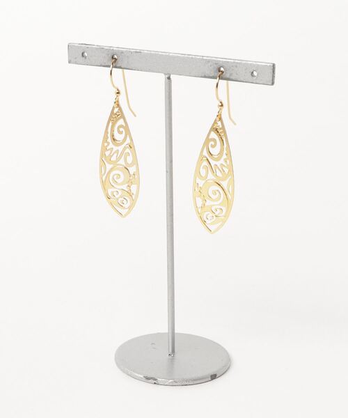 Kahiko（カヒコ）の「【Kahiko】LEIGHTON LAM ポリネシアティアドロップピアス（ピアス（両耳用）・レディース・ゴールド/シルバー・FREE）」の6枚目の写真