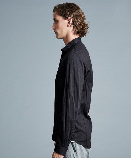 5351 POUR LES HOMMES（ゴーサンゴーイチプールオム）の「ヘリンボーンジャージーシャツ（シャツ/ブラウス・メンズ・ブラック・44/46/48/50）」の4枚目の写真