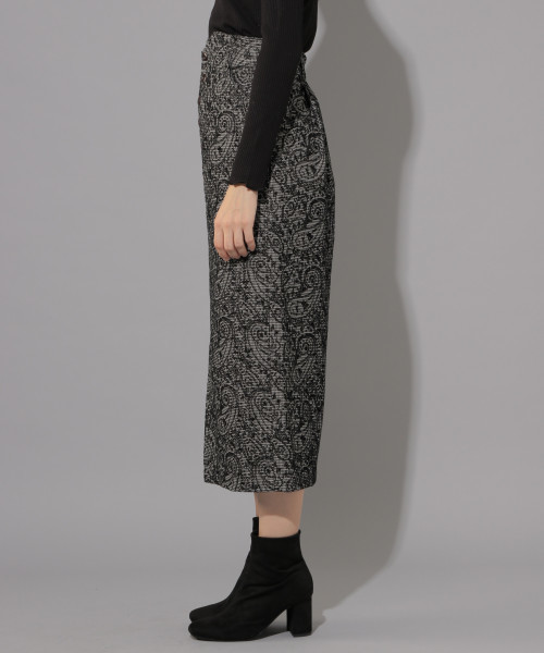 PAGEBOY（ページボーイ）の「ペイズリーチェックナロースカート（スカート・レディース・チャコールグレー/ブラック・SMALL/MEDIUM）」の7枚目の写真