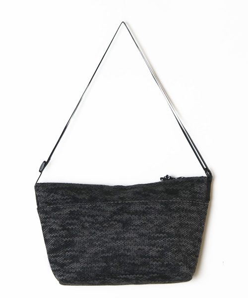 knock through abstraction(ノックスルーアブストラクション)の「【knock through abstraction/ノックスルーアブストラクション】X-filament shoulder bag/クロスフィラメントショルダーバッグ(ショルダーバッグ・レディース・ブルー系その他/ブラック/ブラック系その他・FREE)」の13枚目の写真