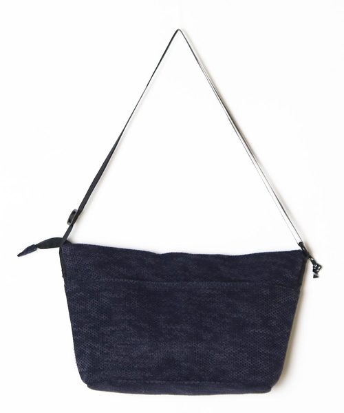 knock through abstraction(ノックスルーアブストラクション)の「【knock through abstraction/ノックスルーアブストラクション】X-filament shoulder bag/クロスフィラメントショルダーバッグ(ショルダーバッグ・レディース・ブルー系その他/ブラック/ブラック系その他・FREE)」の15枚目の写真