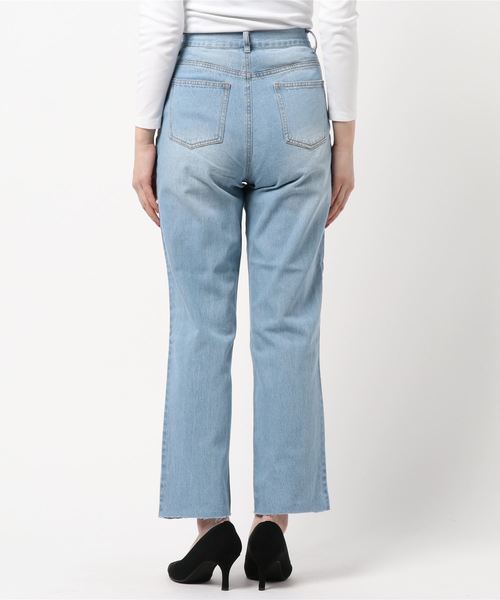 KOBE LETTUCE（コウベレタス）の「カットオフハイライズストレートデニムパンツ（デニムパンツ・レディース・ライトブルー/ブルー/アイボリー・M/S）」の12枚目の写真