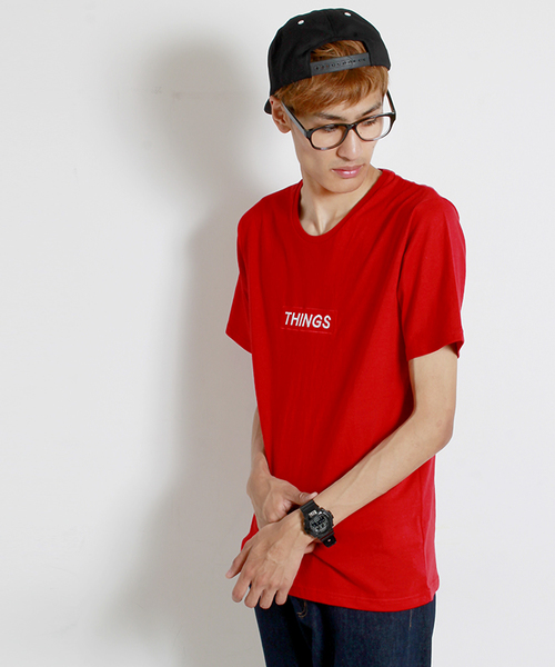 WEGO(ウィゴー)の「WEGO/ワッペンBOXロゴTシャツ(Tシャツ/カットソー・メンズ・ホワイト/ブラック/杢グレー/レッド・MEDIUM/LARGE)」の1枚目の写真