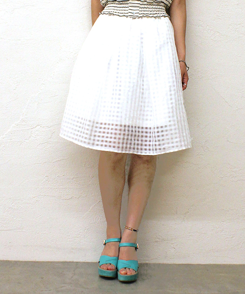 mystic（ミスティック）の「シースルータックスカート（スカート・レディース・オフホワイト/ベージュ/ネイビー・ﾌﾘ-）」の2枚目の写真