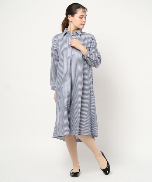 BELLUNA（ベルーナ）の「スキッパー衿デザインシャツワンピース（シャツワンピース・レディース・ブラウン/オフホワイト/ブルー・MEDIUM/LARGE/X-LARGE）」の15枚目の写真