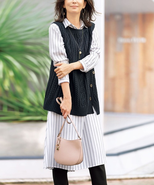 BELLUNA（ベルーナ）の「スキッパー衿デザインシャツワンピース（シャツワンピース・レディース・ブラウン/オフホワイト/ブルー・MEDIUM/LARGE/X-LARGE）」の6枚目の写真