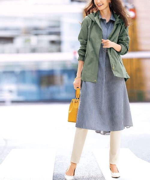 BELLUNA（ベルーナ）の「スキッパー衿デザインシャツワンピース（シャツワンピース・レディース・ブラウン/オフホワイト/ブルー・MEDIUM/LARGE/X-LARGE）」の8枚目の写真