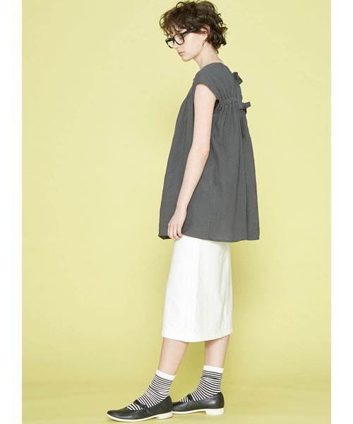 シロップ．（シロップ．）の「たっぷり後ろギャザーの麻混チュニックトップス（チュニック・レディース・ブラック/グレー・SMALL/MEDIUM/LARGE/X-LARGE/XX-LARGE）」の6枚目の写真