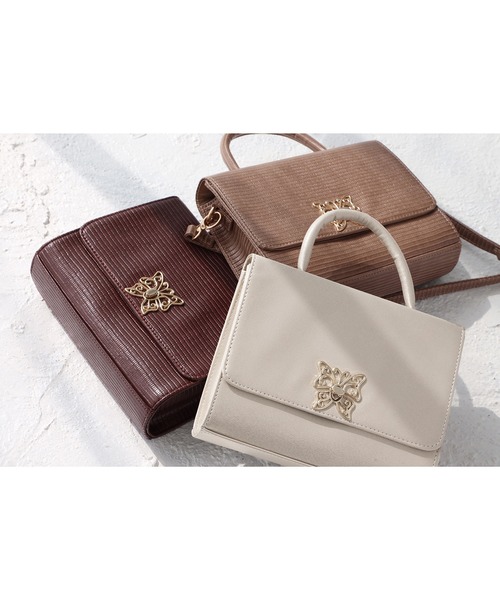 one after another NICE CLAUP（ワンアフターアナザーナイスクラップ）の「バタフライスクエアバッグ（ショルダーバッグ・レディース・ブラウン/ベージュ/ゴールド・FREE）」の7枚目の写真