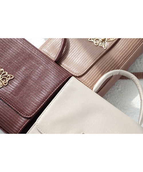 one after another NICE CLAUP（ワンアフターアナザーナイスクラップ）の「バタフライスクエアバッグ（ショルダーバッグ・レディース・ブラウン/ベージュ/ゴールド・FREE）」の10枚目の写真