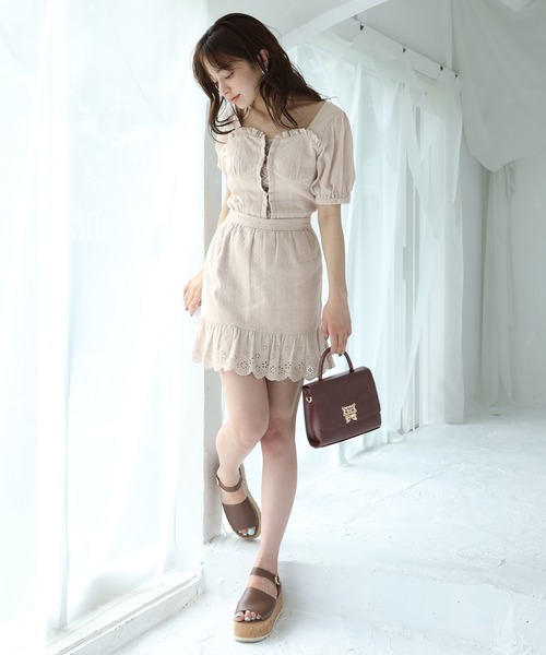 one after another NICE CLAUP（ワンアフターアナザーナイスクラップ）の「バタフライスクエアバッグ（ショルダーバッグ・レディース・ブラウン/ベージュ/ゴールド・FREE）」の21枚目の写真