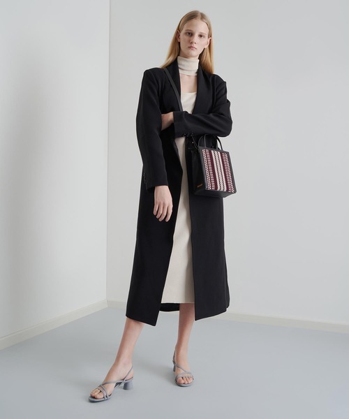CHARLES & KEITH(チャールズ & キース)の「ウーベンダブルハンドル トートバッグ / Woven Double Handle Tote Bag(トートバッグ・レディース・ブラック/カーキ/ブルーグリーン/イエロー・M)」の9枚目の写真