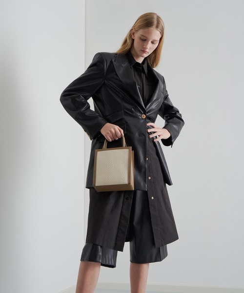 CHARLES & KEITH(チャールズ & キース)の「ウーベンダブルハンドル トートバッグ / Woven Double Handle Tote Bag(トートバッグ・レディース・ブラック/カーキ/ブルーグリーン/イエロー・M)」の14枚目の写真