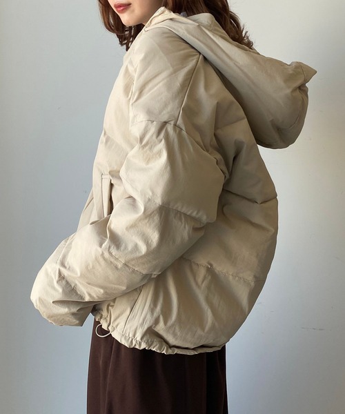 earth music&ecology(アースミュージックアンドエコロジー)の「パウダー綿ショートブルゾン *(ブルゾン・レディース・ピンク/ミント/サックスブルー/アイボリー/ブラック/ベージュ・M/L)」の7枚目の写真