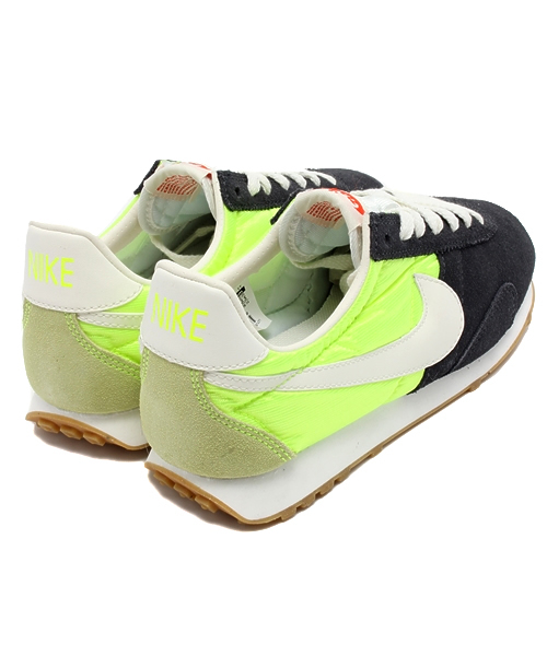 【美品】NIKE WMS PRE MONTREAL RCR VNTG スニーカー NIKE(ナイキ) / WMNS PRE MONTREAL RCR VNTG/ウィメンズプリ