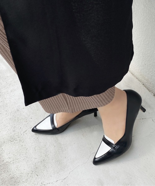 MAMIAN（マミアン）の「ローファースタイル パンプス (5.0cmヒール)（パンプス・レディース・ブラック/シルバー/ブラック系その他/パイソン/キャメル/グレイッシュベージュ/ベージュ系その他/ブラウン・22.5cm/23.5cm/24.5cm/23.0cm/24.0cm/25.0cm）」の3枚目の写真