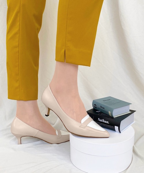 MAMIAN（マミアン）の「ローファースタイル パンプス (5.0cmヒール)（パンプス・レディース・ブラック/シルバー/ブラック系その他/パイソン/キャメル/グレイッシュベージュ/ベージュ系その他/ブラウン・22.5cm/23.5cm/24.5cm/23.0cm/24.0cm/25.0cm）」の5枚目の写真