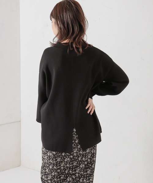 natural couture(ナチュラルクチュール)の「バックスリットハイネックニット(ニット/セーター・レディース・ブラック/オフホワイト/イエロー/ミント/ラベンダー・FREE)」の11枚目の写真