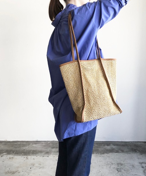 AT CREATION(アットクリエイション)の「EM:AT CREATIONコンビ A4 軽量トート(トートバッグ・レディース・ブラック/サックスブルー/モカ/キャメル/グレイッシュベージュ・FREE)」の3枚目の写真