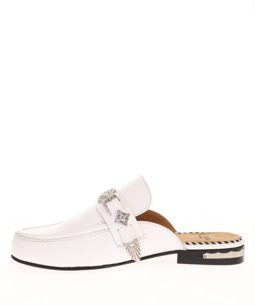 TOGA PULLA(トーガ プルラ)の「TOGA PULLA "WHITE POLID”シューズ(パンプス・レディース・ホワイト・38/37/36)」の3枚目の写真