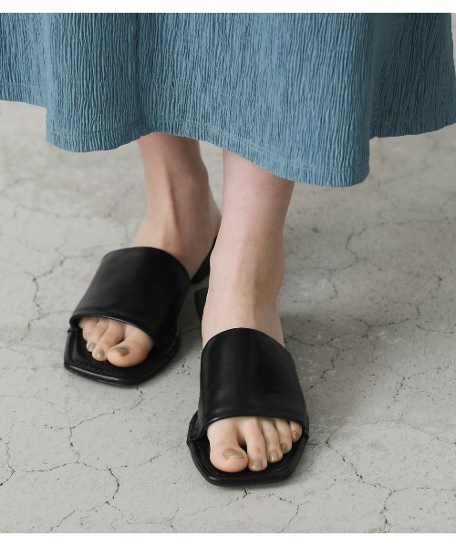 AZUL by moussy（アズールバイマウジー）の「STITCH LOW HEEL SANDALS/ステッチローヒールサンダル（サンダル・レディース・ブラック/カーキ/アイボリー・LARGE/SMALL/MEDIUM）」の11枚目の写真