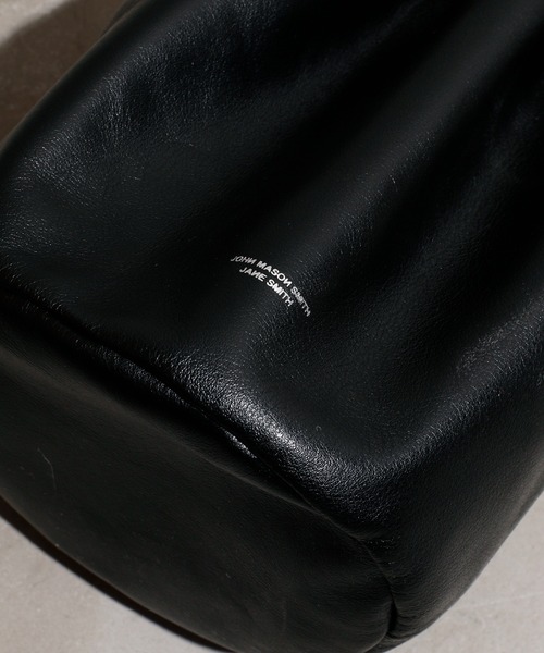 ジェーンスミス LEATHER DRAWSTRING BAG 巾着バッグ レザー JANESMITH（ジェーンスミス）の「JANESMITH ジェーンスミス